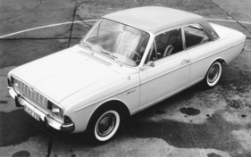 Ford Taunus 20M TS (1965) – zweitürige Limousine in Zweifarblackierung