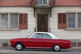 Ford Taunus 20M TS (1966) - Die Blinker vorne und hinten sowie die Heckleuchten gingen schon ums Eck der Karosserie Ford Taunus 20M TS (1966) - Die Blinker vorne und hinten sowie die Heckleuchten gingen schon ums Eck der Karosserie