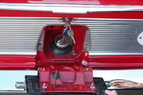 Ford Taunus 20M TS (1966) - Ein einziges Schloss für Kofferraumm und Tankdeckel-Klappe