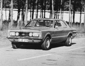 Ford Taunus GT (1971) – mit Zusatzscheinwerfern und Sportfelgen wie der GXL, aber ohne Vinyldach und Radlaufchrom