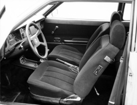 Ford Taunus Ghia (1976) – Sitze mit Cordstoff