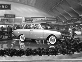 Ford Taunus Turnier 17M (1960) - Präsentation des Kombis am Autosalon von Turin
