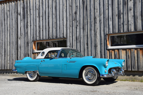 Ford Thunderbird (1956) - as lot 09 at the auction of the Oldtimer Gallery at the Dolder Grand Hotel on June 17, 2017