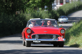 Ford Thunderbird (1956) - an der OCC Jungfrau-Rallye 2016