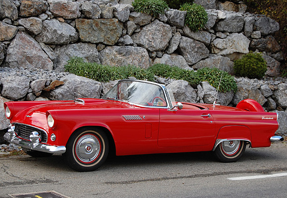 Ford Thunderbird (1956) - angeboten als Lot 34 an der Versteigerung der Oldtimer Galerie Toffen vom 1. Dezember 2012
