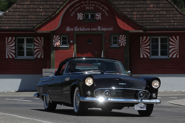 Ford Thunderbird (1956) - bei der Passagierfahrt - Oldtimer in Obwalden (O-iO) 2019