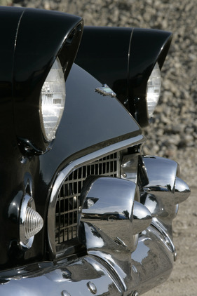 Ford Thunderbird (1956) - der Chrom glänzt auch nach 54 Jahren wie bei einem Neuwagen - Kunststück