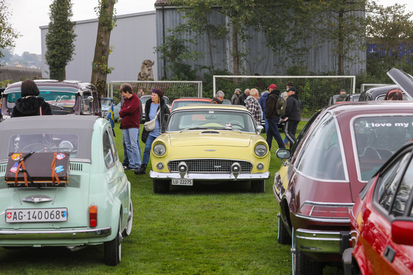 Ford Thunderbird (1956) - der beliebte US-Fast-Sportwagen als Farbtupfer - FNA Jahrestreffen 2025
