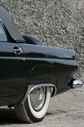 Ford Thunderbird (1956) - elegant auslaufendes Heck