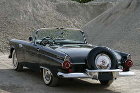 Ford Thunderbird (1956) - jedes Detail passt und ist genauso wie vor 54 Jahren Ford Thunderbird (1956) - jedes Detail passt und ist genauso wie vor 54 Jahren