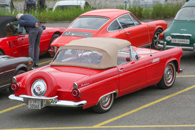 Ford Thunderbird (1956) - mit Continental-Kit - Albisgütli Classics April 2022