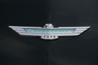 Ford Thunderbird (1956) - schön gestaltetes Typen-Emblem