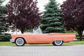 Ford Thunderbird (1957) - als Lot 163 an der RM Auction Motor City vom 26. Juli 2014