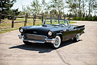 Bild: Ford Thunderbird (1957) - als Lot 181 angeboten an der RM/Sotheby's Hershey Versteigerung vom 5./6. Oktober 2022