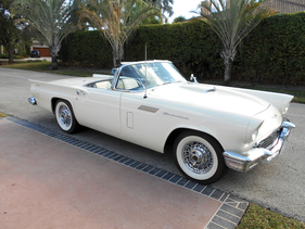 Ford Thunderbird (1957) - als Lot 3181 an der RM Auction Fort Lauderdale am 6./7. April 2018
