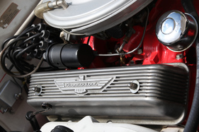 Ford Thunderbird (1957) - auch die Zylinderköpfe sind beschriftet