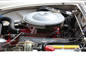 Ford Thunderbird (1957) - die Leistung des V8 stieg Jahr für Jahr