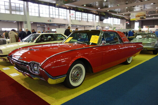 Ford Thunderbird (1962) – der geschossförmige "Bullet Bird" – Interclassics Classic Car Show Brüssel 2023