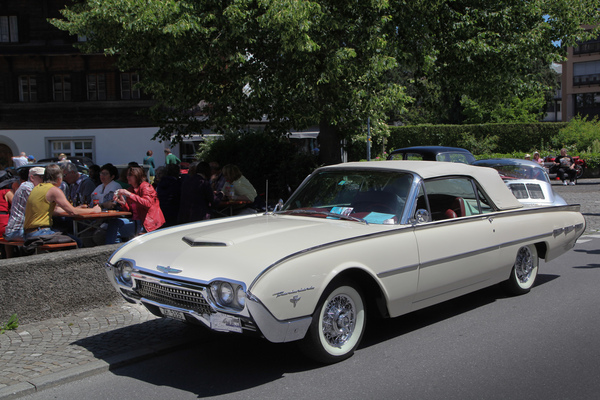 Ford Thunderbird (1962) - schneeweisses Cabriolet - Oldtimer in Obwalden (O-iO) 2019