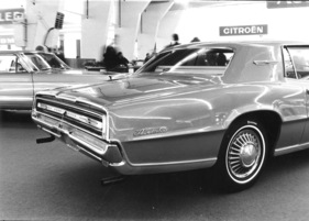 Ford Thunderbird (1967) - längerer Radstand, selbsttragende Karosserie und abgeschnittenes Heck - Genfer Autosalon 1967