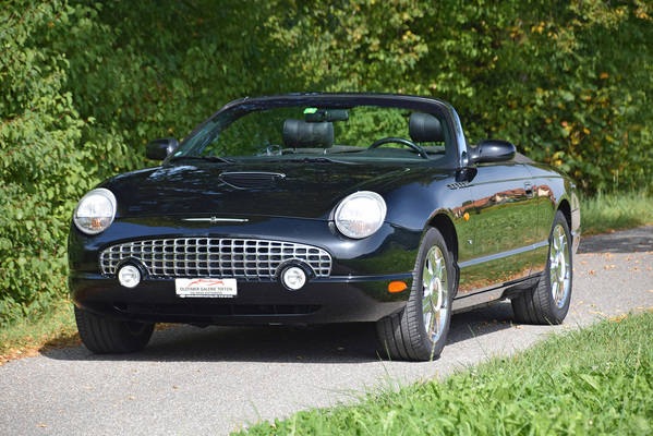 Ford Thunderbird (2004) - als Lot 38 an der Versteigerung der Oldtimer Galerie Toffen am 14. Oktober 2017