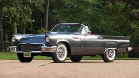 Ford Thunderbird F-Code (1957) - als 152 an der Broad Arrow "The Las Vegas Auction" 2025