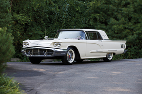 Ford Thunderbird Hardtop (1960) - als Lot 169 an der RM Auction Hershey vom 9./10. Oktober 2014