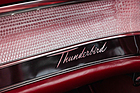 Ford Thunderbird "Italien" (1963) - Thunderbird-Schriftzug im Cockpit