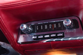 Ford Thunderbird "Italien" (1963) - serienmässiges Radio