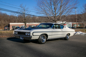 Der (meist überlegene) Konkurrent des Charger 500: der Ford Torino Talladega
