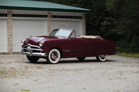 Ford V-8 Custom Convertible (1949) - als Lot 263 an der RM Auction Hershey vom 9./10. Oktober 2014