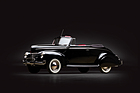 Ford V-8 DeLuxe Convertible Coupe (1940) - als Lot 212 an der RM Auction Sam Pack am 14./15. November 2014