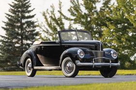 Ford V-8 DeLuxe Convertible Coupe (1940) - angeboten als Lot 390 an der RM/Sotheby's Versteigerung in Hershey am 10./11. Oktober 2019