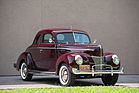 Ford V-8 DeLuxe Coupe (1940) - angeboten als Lot 205 an der RM/Sotheby's Versteigerung in Hershey am 11./12. Oktober 2018