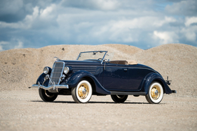 Ford V-8 DeLuxe Roadster (1935) - angeboten als Lot 422 an der RM/Sotheby's Versteigerung in Hershey am 10./11. Oktober 2019