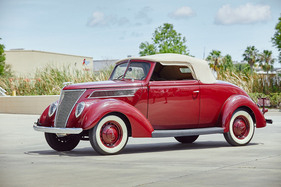 Ford V-8 DeLuxe Roadster (1937) - als Lot 1025 an der RM/Sotheby's Fort Lauderdale Versteigerung vom 25. bis 26. März 2022