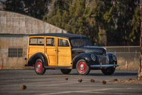 Ford V-8 DeLuxe Station Wagon (1939) - offered as lot 228 by RM/Sotheby's in Arizona on January 28/29, 2016