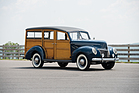 Ford V-8 DeLuxe Station Wagon (1939) - als Lot 235 an der RM Auction Hershey vom 9./10. Oktober 2014
