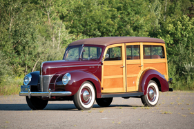Ford V-8 DeLuxe Station Wagon (1940) - als Lot 247 an der RM/Sotheby's Hershey Versteigerung vom 6./7. Oktober 2016