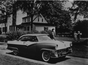 Ford V8 (1956) - elegante Linienführung