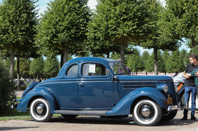 Ford V8 Coupé (1936) - mit aerodynamischer Ganzstahlkarosserie - 18. ASC-Classic-Gala Schwetzingen 2022