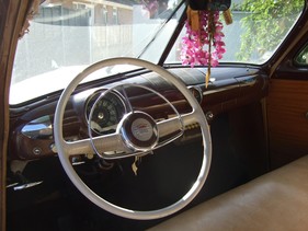 Ford V8 Custom Deluxe 'Woodie' Station Wagon (1950) - als Lot 359 an der Bonhams Versteigerung in London Olympia am 7. Dezember 2016