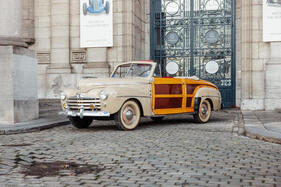 Ford V8 Super Deluxe Sportsman 'Woodie' Convertible (1947) - angeboten als Lot 158 an der Bonhams The Autoworld Sale in Brüssel am 13. Mai 2023