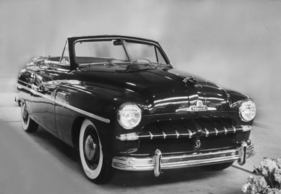 Ford Vedette - Seriencabriolet von Ford als Zweisitzer mit versenkbarem Verdeck - Genfer Autosalon 1951