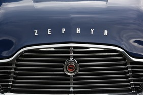 Ford Zephyr (1959) - Schriftzug auf dem Bug - am British Car Meeting 2013 in Mollis