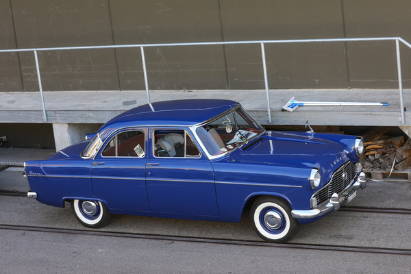 Ford Zepyhr (1960) - ganz in Blau - British Car Meeting Motorworld Kemptthal 2025