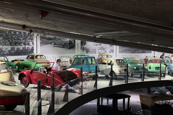 Bild Formenvielfalt in der Kleinstwagenwelt - Sonderschau Microcars im Pantheon 2022/2023