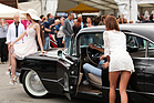 Image: Photo shoot as an attraction - two girls and a guitar boy with the US road cruiser - OSMT Zug September 2015