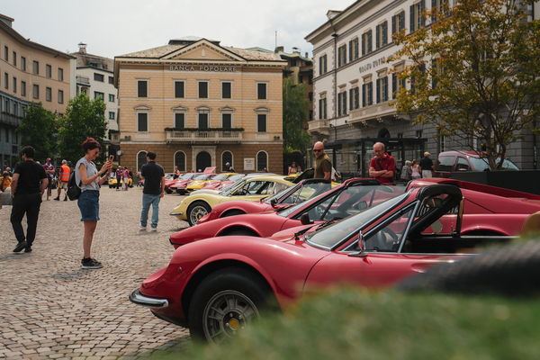 Bild: Fotografierte und bewunderte Dino Sportwagen - 20. Int. FCD Ferrari Dino Meeting Silvaplana-St. Moritz 2025