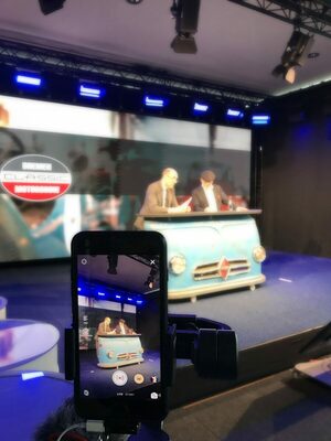 Frank Ruge, Projektleiter der Bremen Classic Motorshow bei der MESSE BREMEN, eröffnete gemeinsam mit Geschäftsführer der M3B GmbH Hans Peter Schneider (rechts) das Online-Event am Samstag, 6. Februar 2021 - Bremen Classic Motorshow 2021